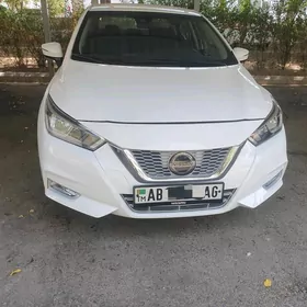 Nissan Versa 2021