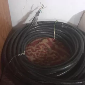 кабель четырех жильный
