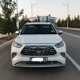 Toyota Highlander 2021