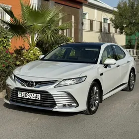Toyota Camry 2021