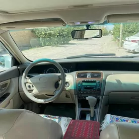 Toyota Avalon 2001