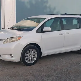 Toyota Sienna 2012