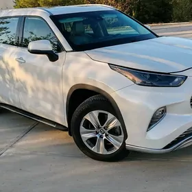 Toyota Highlander 2022