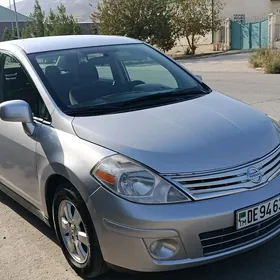 Nissan Versa 2011