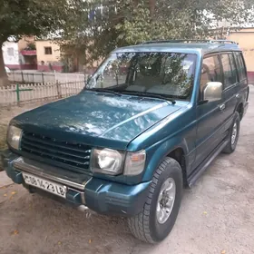 Mitsubishi Montero 1995