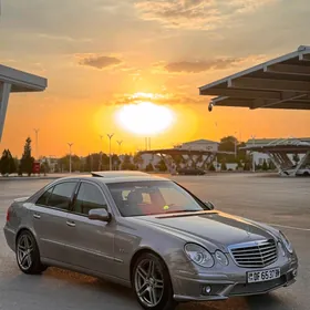 Mercedes-Benz E320 2004