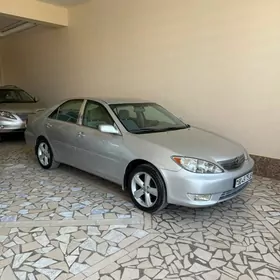 Toyota Camry 2004