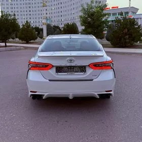 Toyota Camry 2022