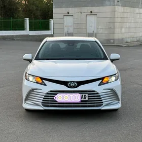 Toyota Camry 2021
