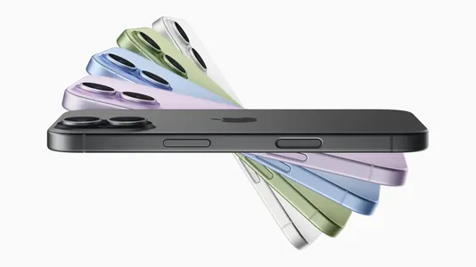 Apple täzelenen dizaýn we kämilleşdirilen kameralar bilen iPhone 17 smartfonyny hödürledi