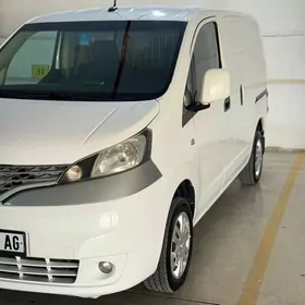 Nissan NV200 2021