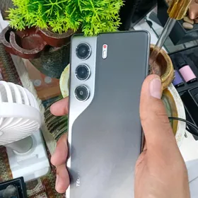 Tecno comon 40 pro