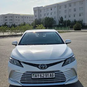 Toyota Camry 2021