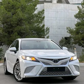 Toyota Camry 2019