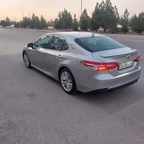 Toyota Camry 2018