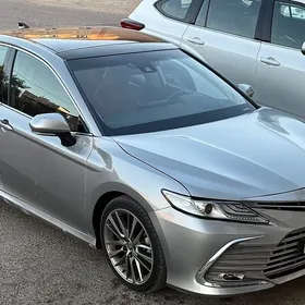 Toyota Camry 2021