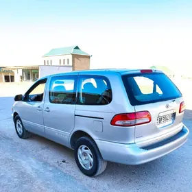Toyota Sienna 2002