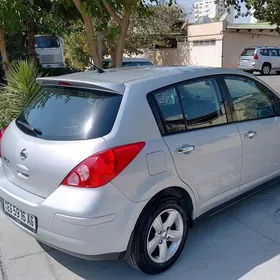 Nissan Versa 2011