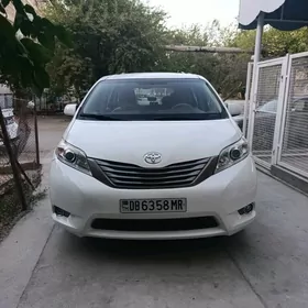 Toyota Sienna 2012