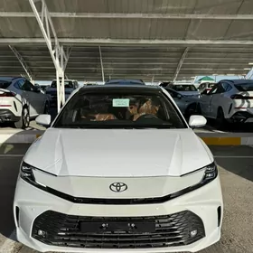 Toyota Camry 2025