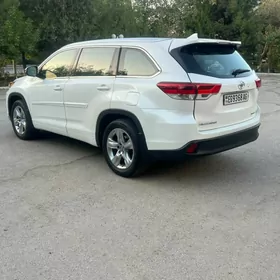 Toyota Highlander 2016