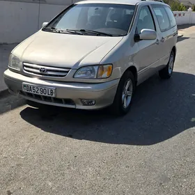 Toyota Sienna 2002
