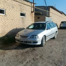 Toyota Avensis 2000