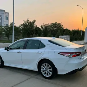 Toyota Camry 2018