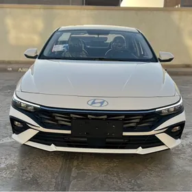 Hyundai Elantra 2025