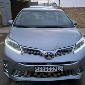Toyota Sienna 2018