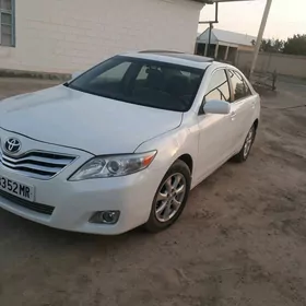 Toyota Camry 2011