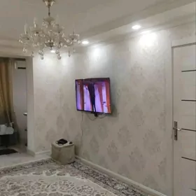 Продается кв в 10 мкр !