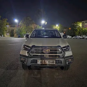Toyota Hilux 2025