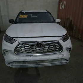 Toyota Highlander 2021