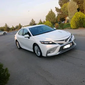 Toyota Camry 2021
