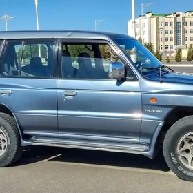 Mitsubishi Pajero 1998
