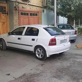 Opel Astra 2000