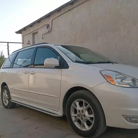 Toyota Sienna 2003