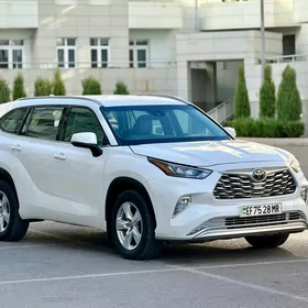 Toyota Highlander 2022