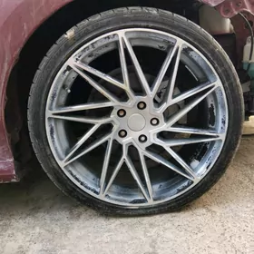 245 35 20    CAMRY  MODEL 2022