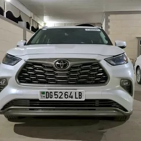 Toyota Highlander 2022