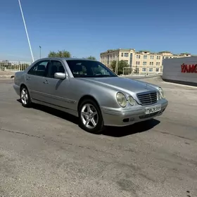 Mercedes-Benz E320 2001