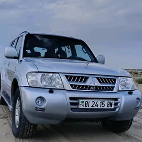 Mitsubishi Pajero 2005