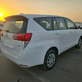 Toyota Innova 2021