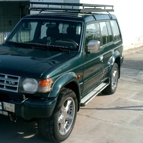 Mitsubishi Pajero 1996