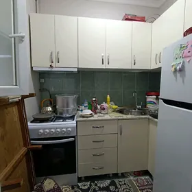 1ком. 1 эт.6 мкр.