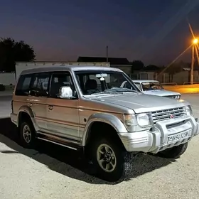 Mitsubishi Pajero 1994