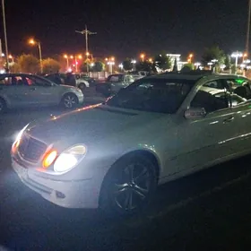 Mercedes-Benz E320 2004