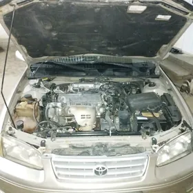 Toyota Camry 1999