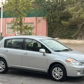 Nissan Versa 2011